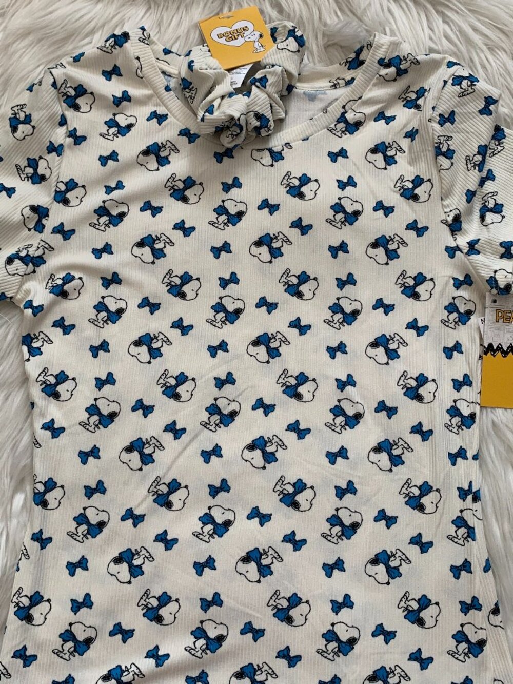 PEANUTS Snoopy Bow Tie Ribbed Knit Tee in White/Blue Sz LARGE with BONUS